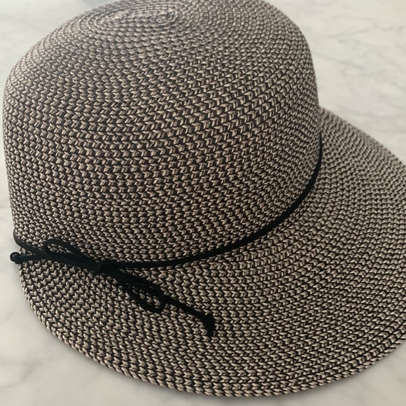 Nine West wide brim hat - Picture 2 of 6